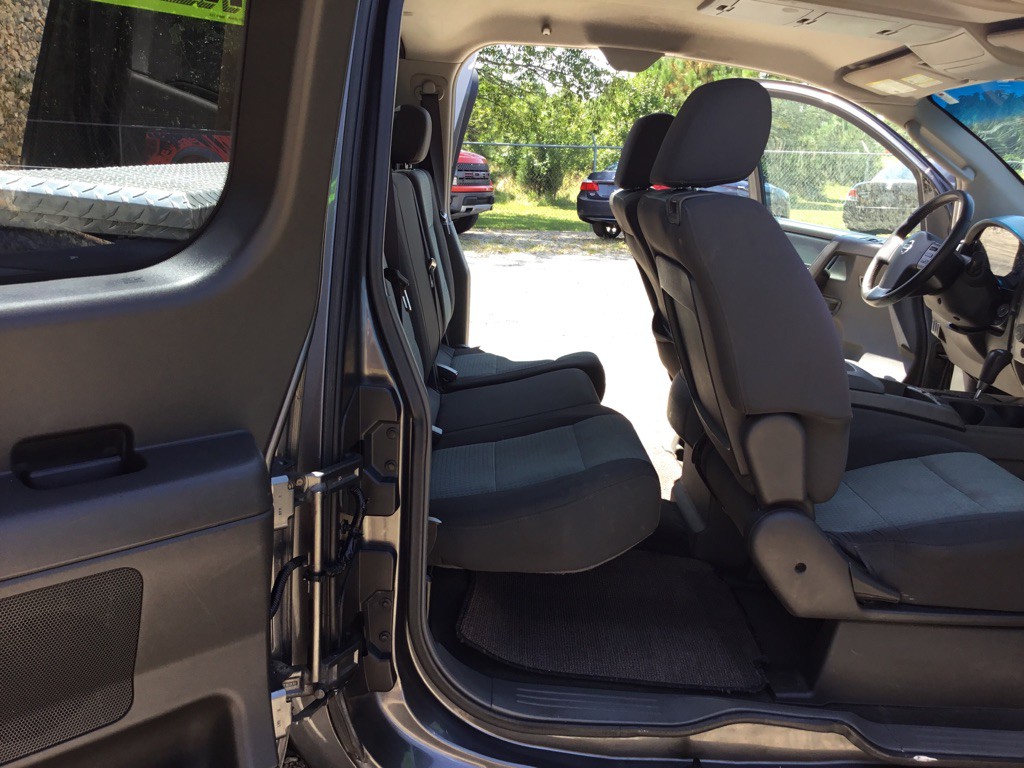 2005 Nissan Titan Image 10