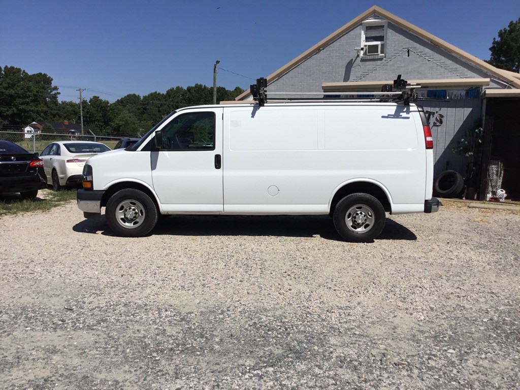 2017 Chevrolet Express Image 5