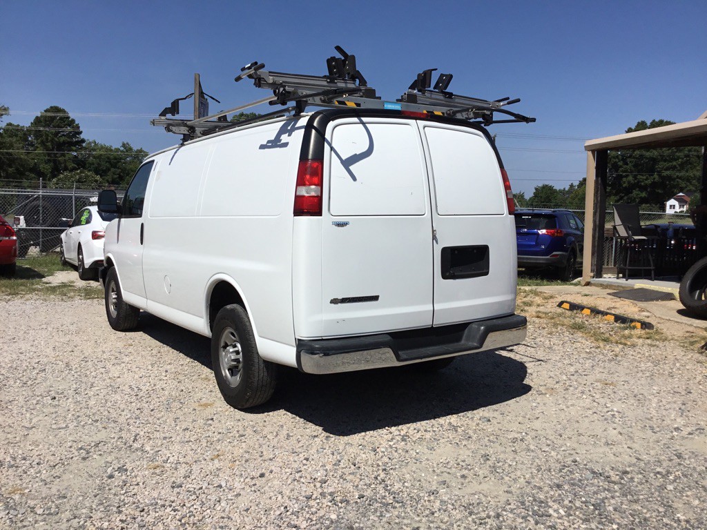2017 Chevrolet Express Image 6