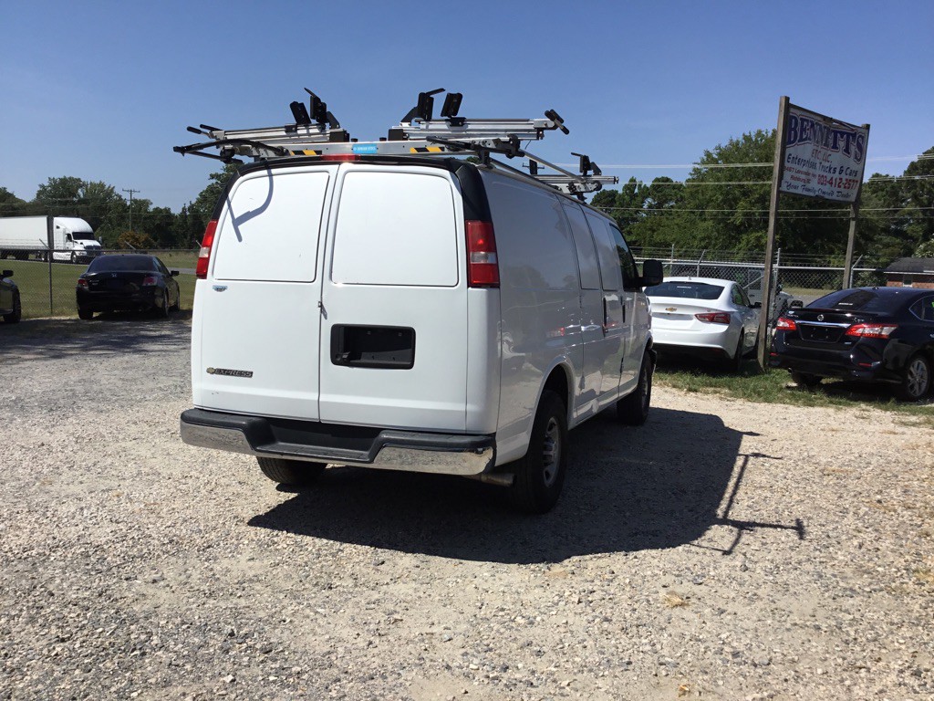 2017 Chevrolet Express Image 8