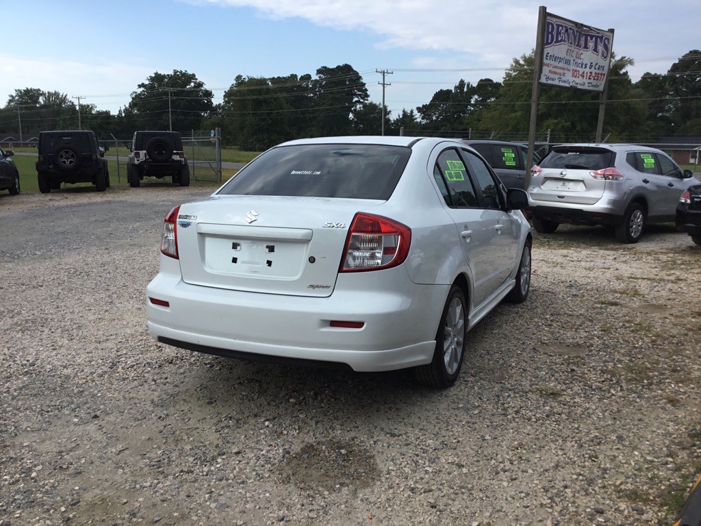 2011 Suzuki SX4 Image 9