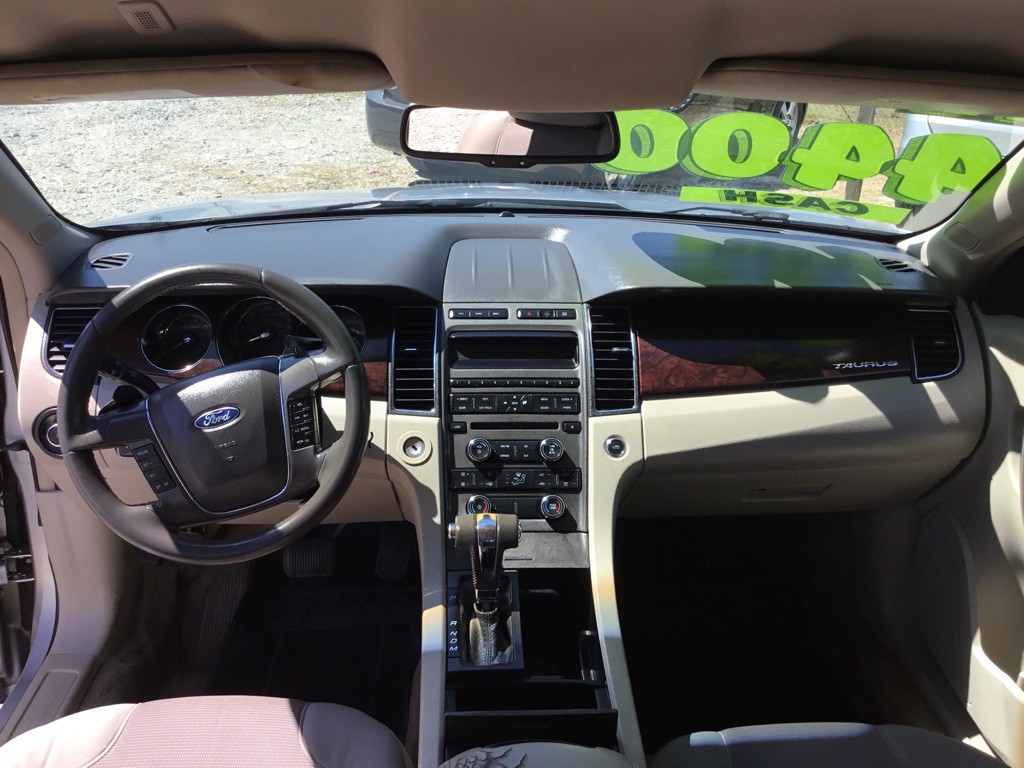 2012 Ford Taurus Image 11