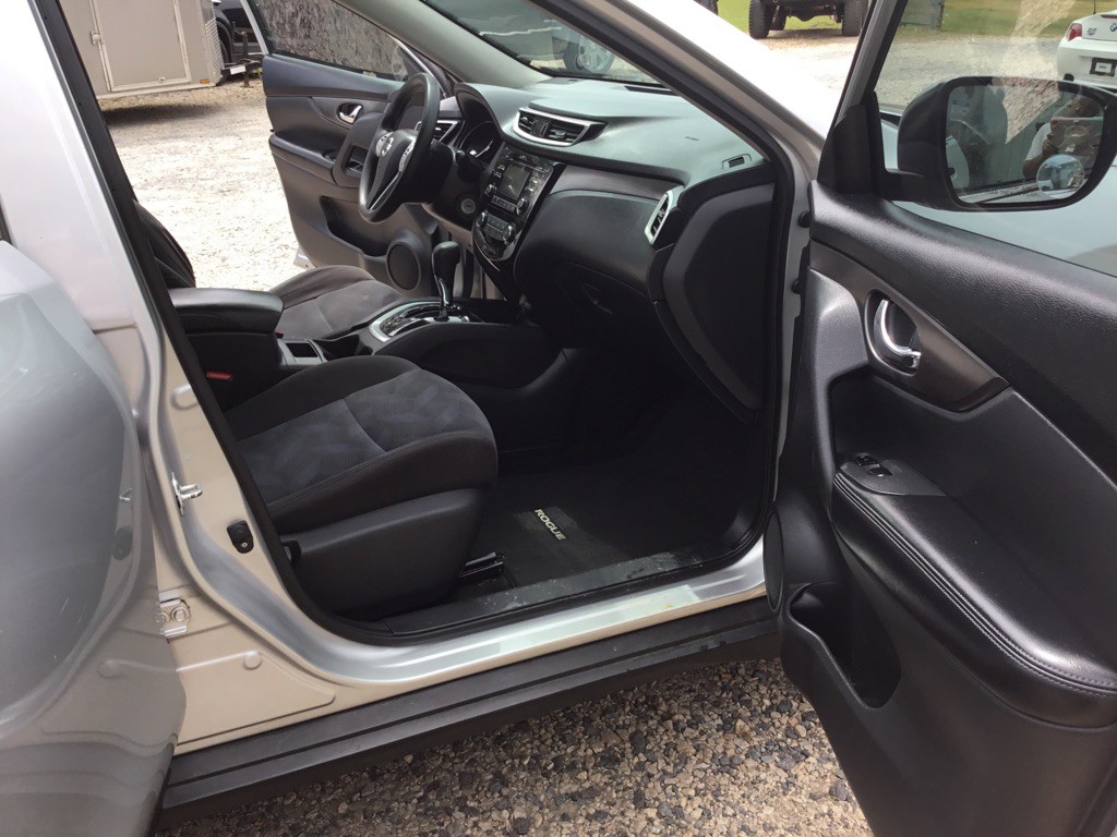 2016 Nissan Rogue Image 11