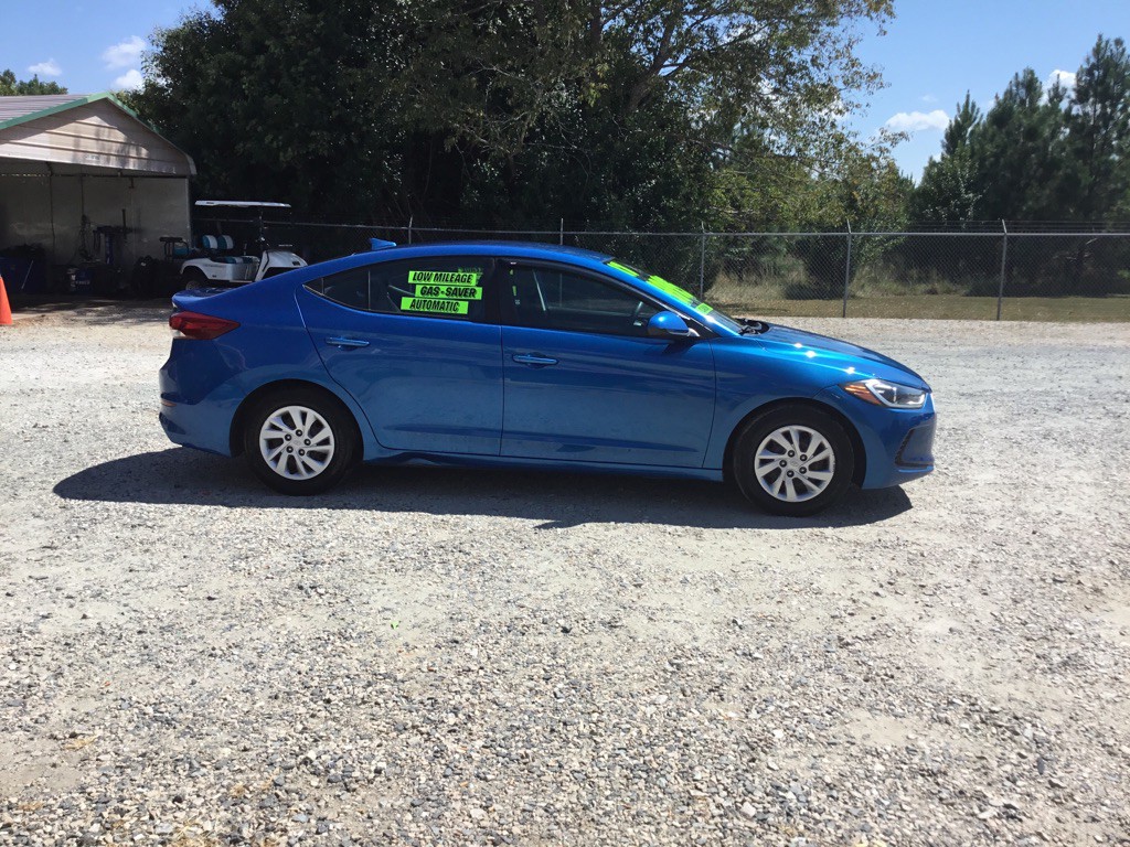 2017 Hyundai Elantra Image 4