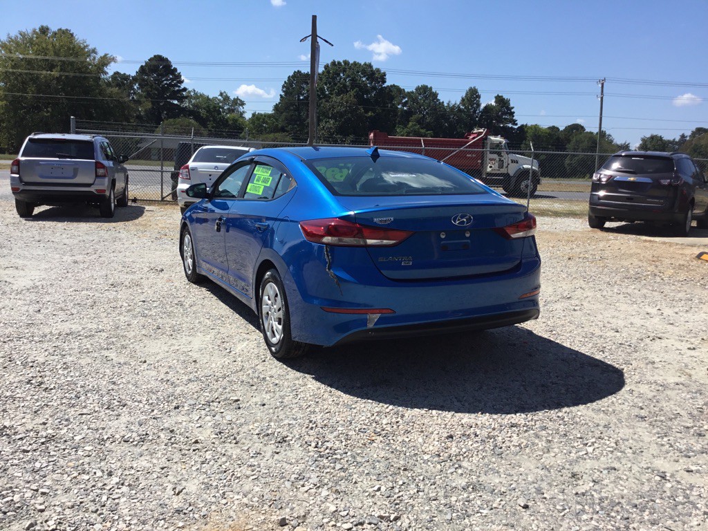 2017 Hyundai Elantra Image 6