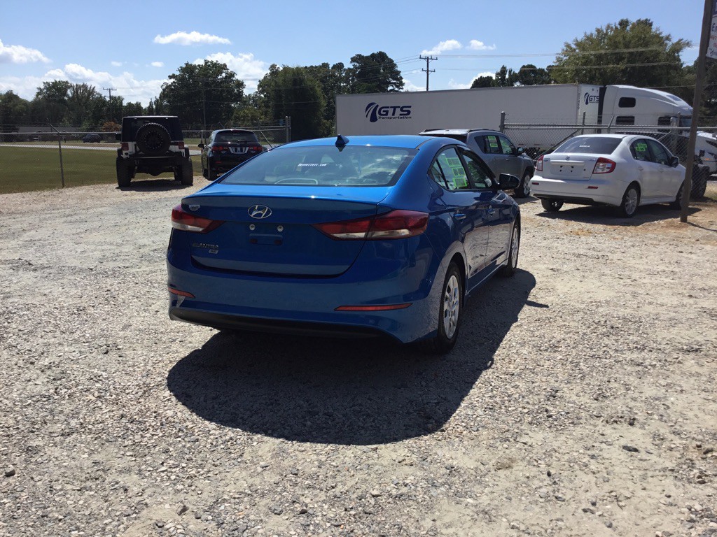 2017 Hyundai Elantra Image 8