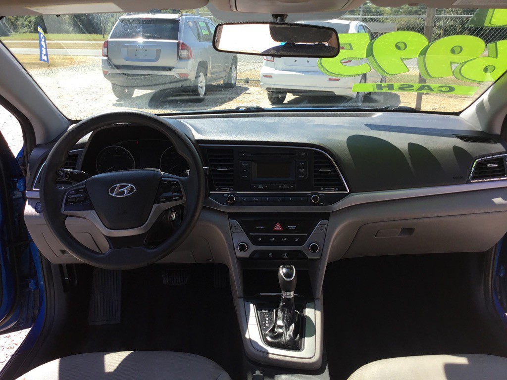 2017 Hyundai Elantra Image 11