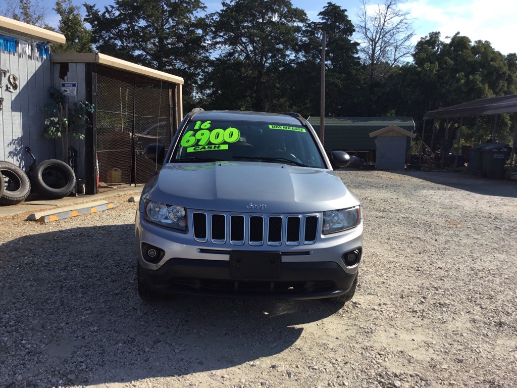 2016 Jeep Compass Image 2
