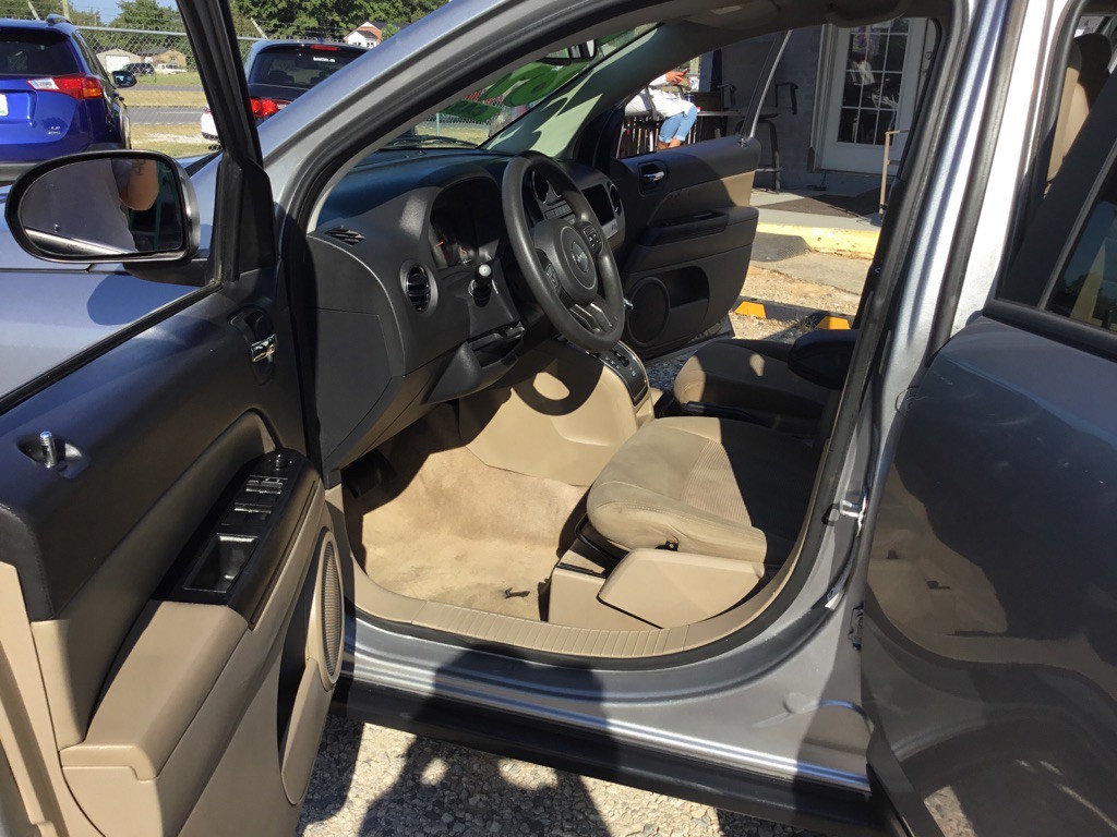 2016 Jeep Compass Image 11