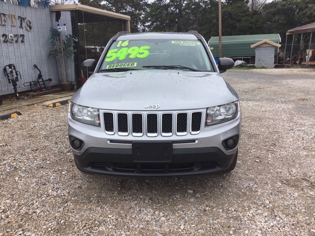 2016 Jeep Compass Image 2