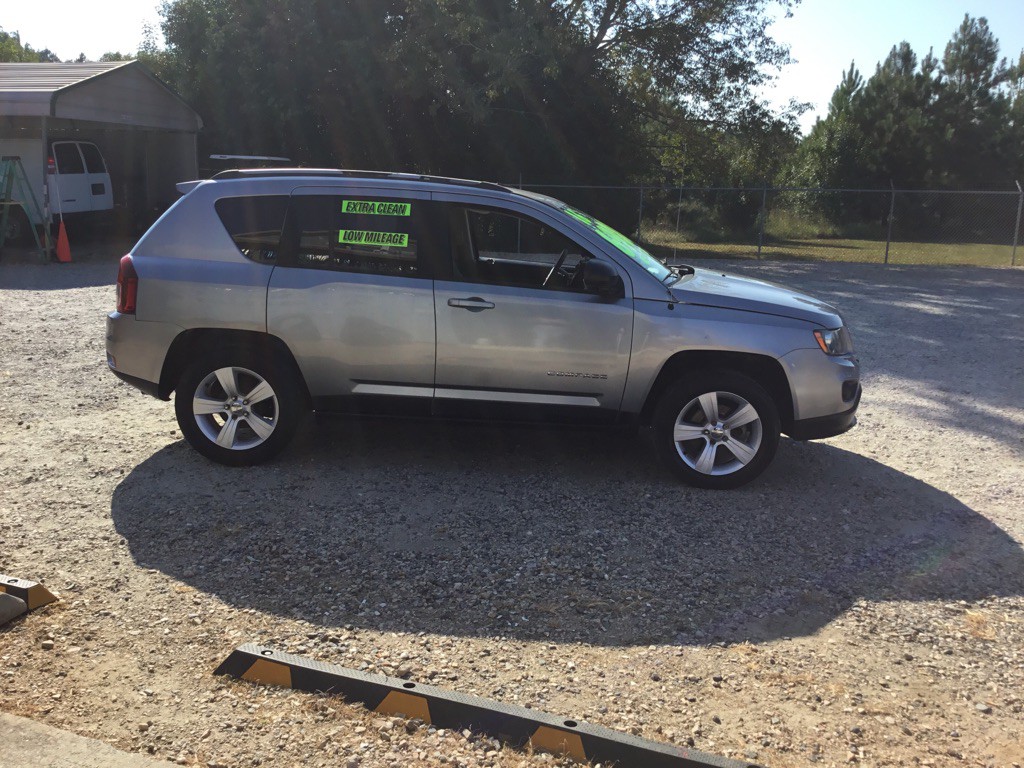 2016 Jeep Compass Image 4