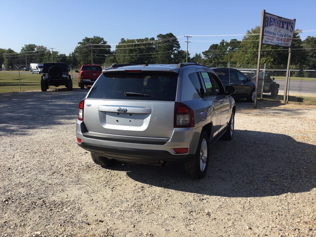 2016 Jeep Compass Image 8