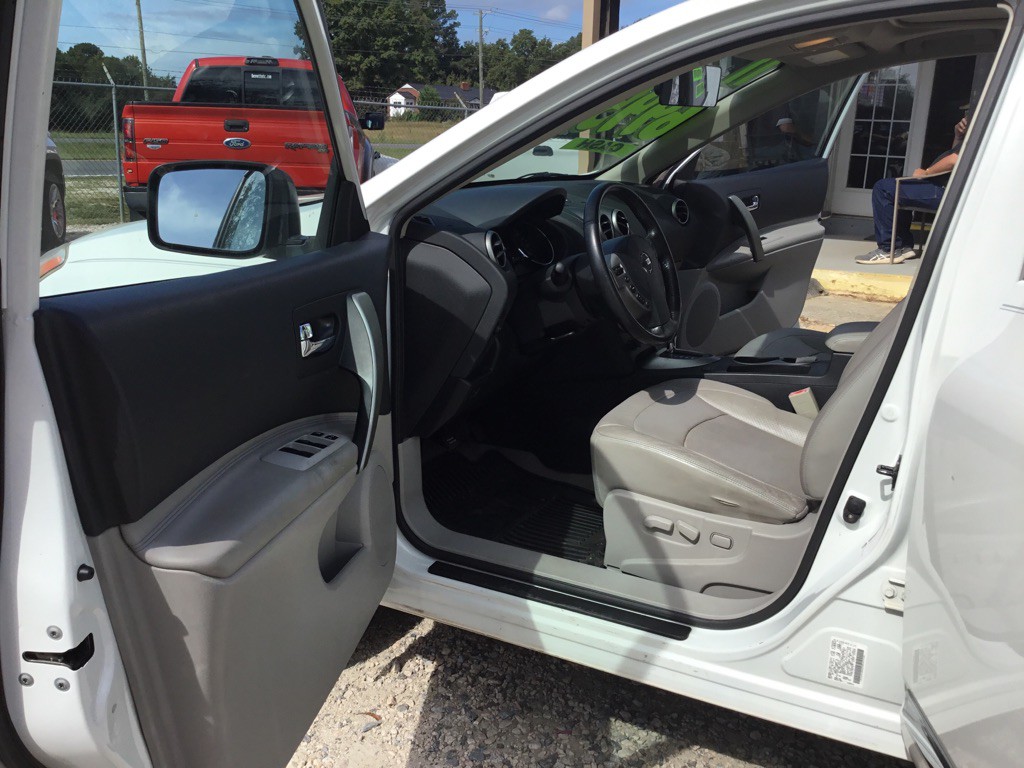 2011 Nissan Rogue Image 11