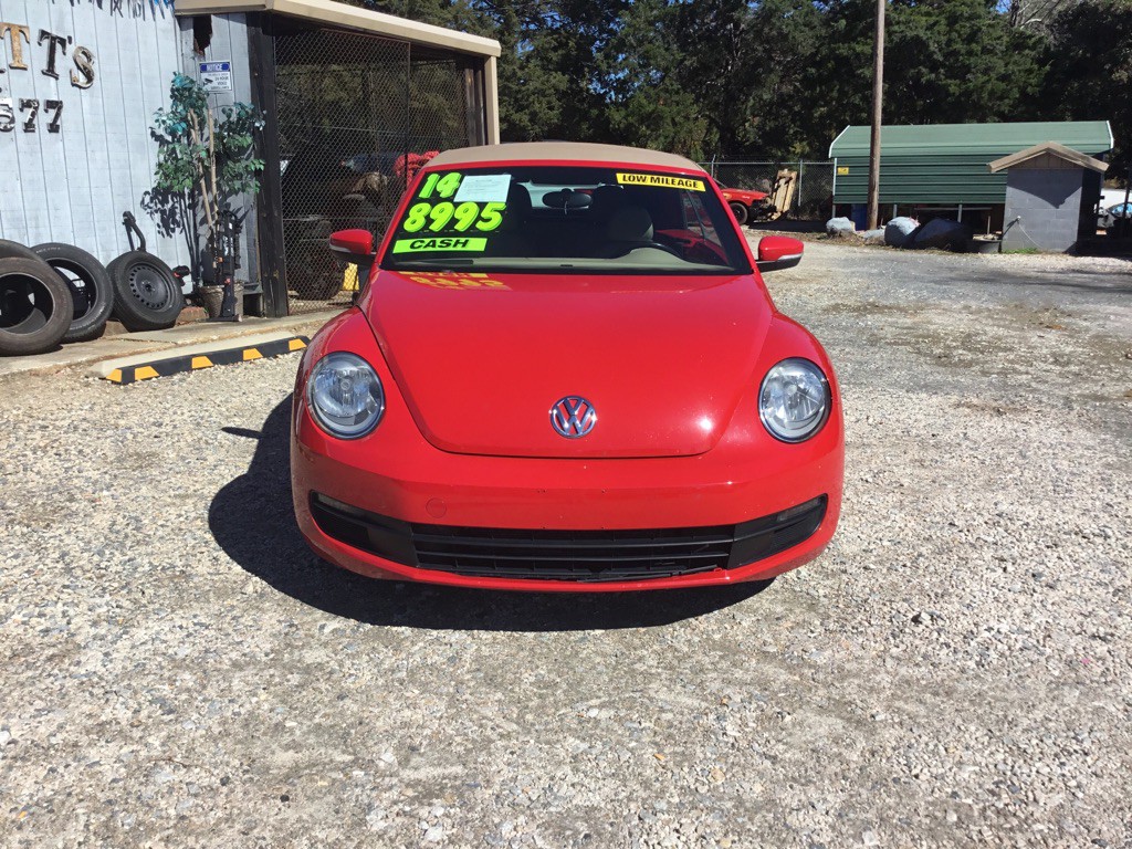 2014 Volkswagen Beetle Image 2