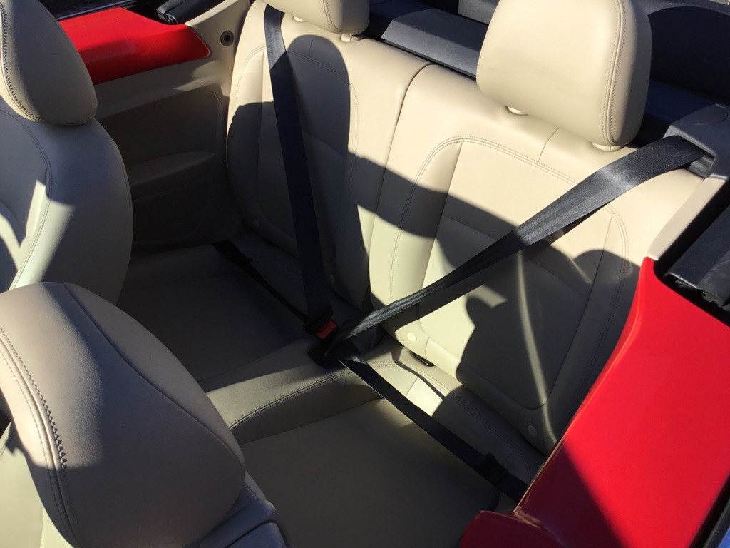 2014 Volkswagen Beetle Image 9