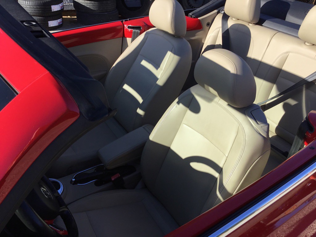 2014 Volkswagen Beetle Image 10