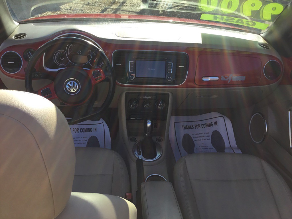 2014 Volkswagen Beetle Image 12
