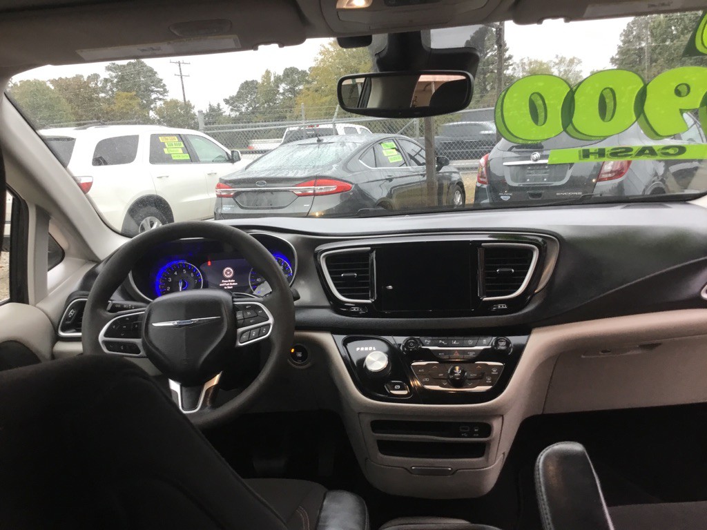 2020 Chrysler Pacifica Image 12