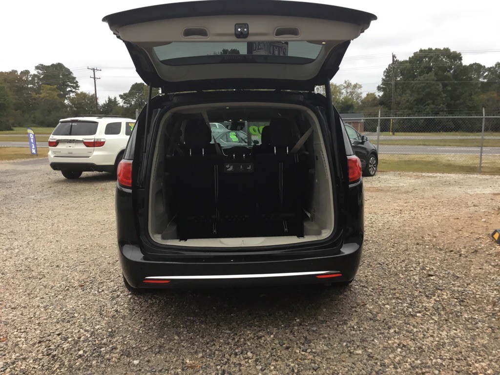 2020 Chrysler Pacifica Image 9