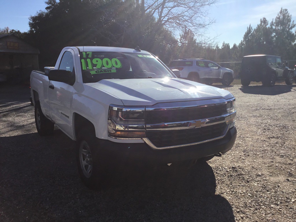 2017 Chevrolet Silverado 1500 Image 3