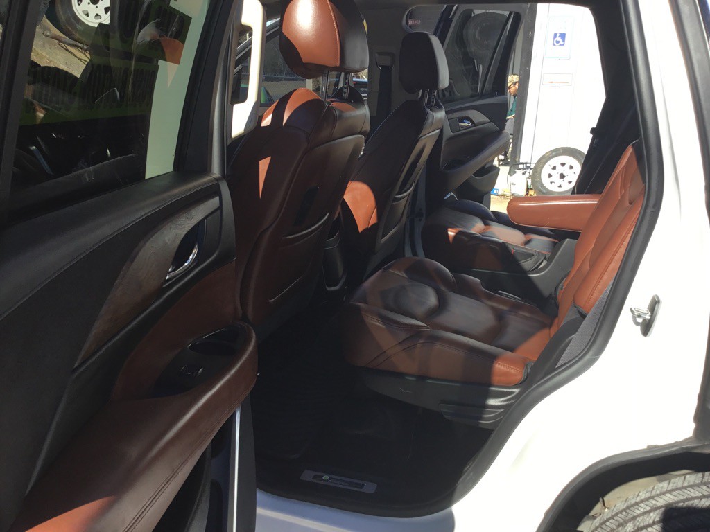 2016 Cadillac Escalade Image 11