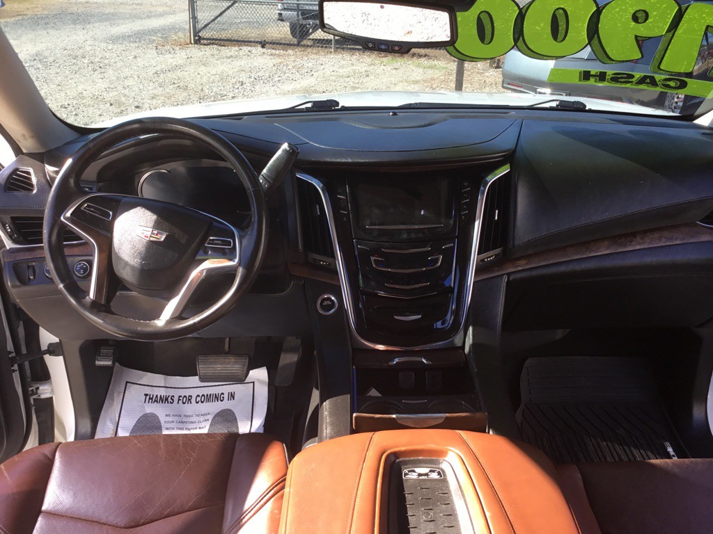 2016 Cadillac Escalade Image 13