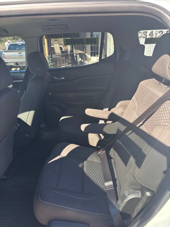 2017 GMC Acadia Image 9