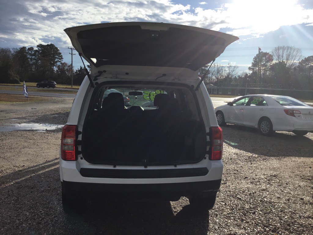 2016 Jeep Patriot Image 9