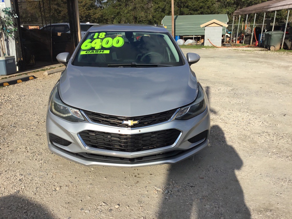 2018 Chevrolet Cruze Image 2