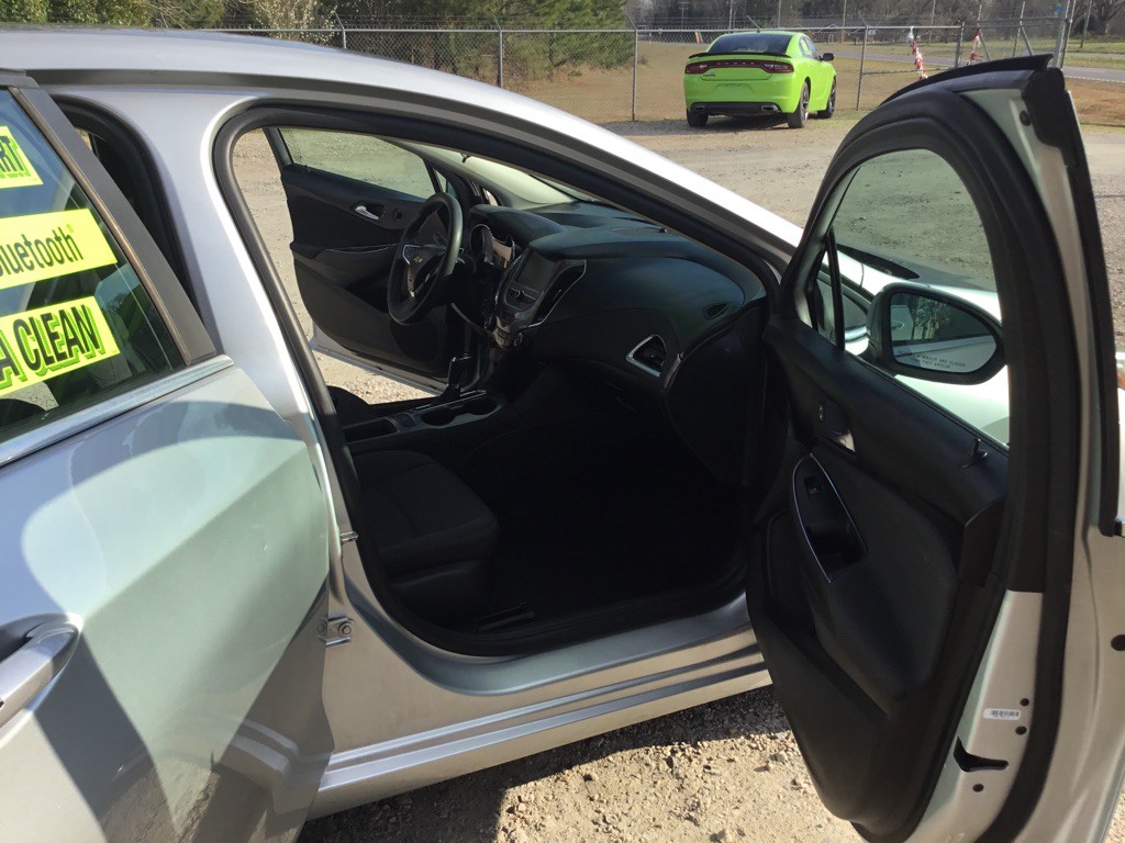 2018 Chevrolet Cruze Image 11