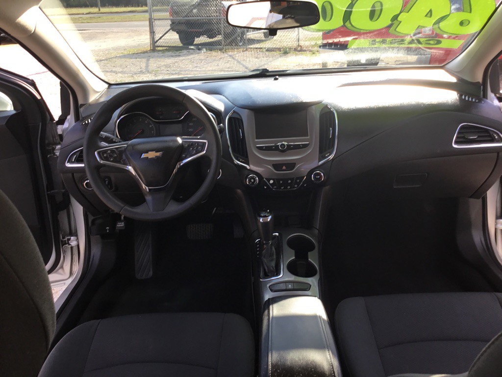 2018 Chevrolet Cruze Image 12