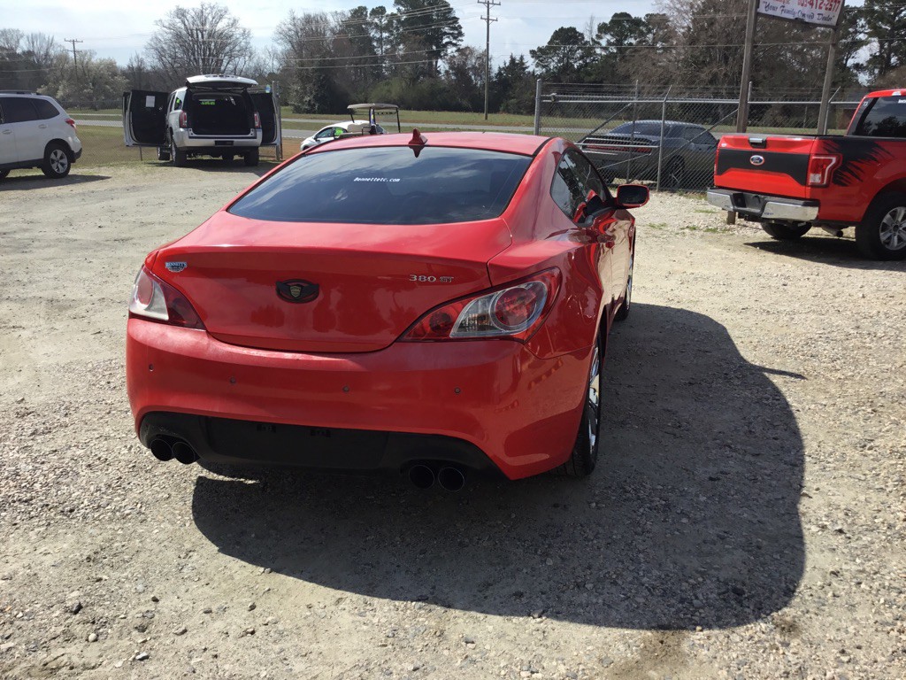 2010 Hyundai Genesis Image 8