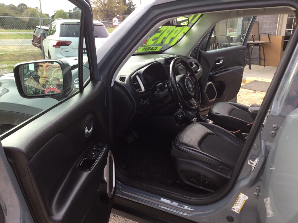 2017 Jeep Renegade Image 11