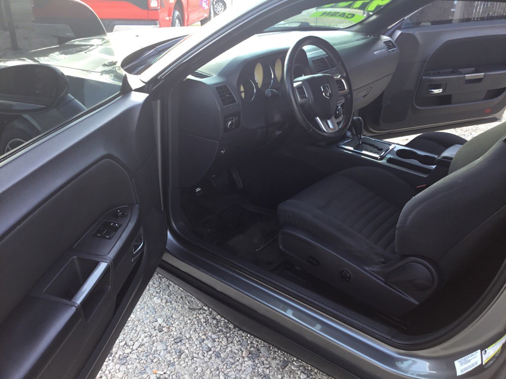 2011 Dodge Challenger Image 10