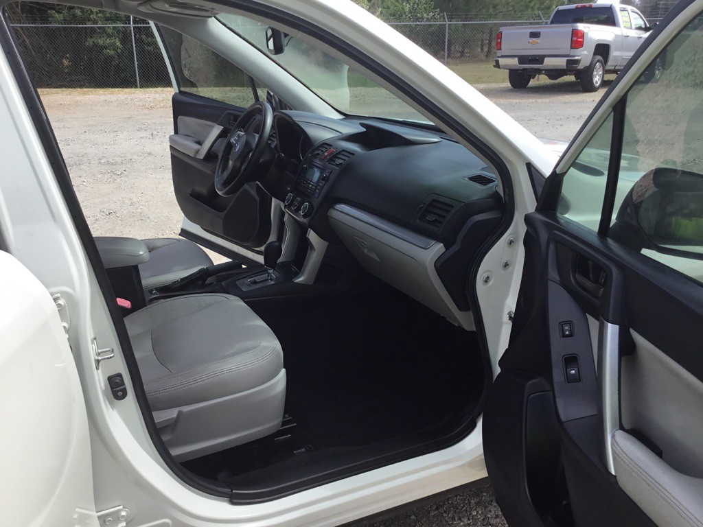 2015 Subaru Forester Image 11