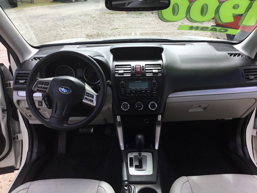 2015 Subaru Forester Image 12