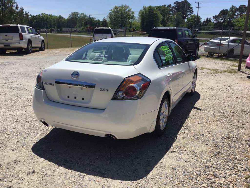 2011 Nissan Altima Image 8