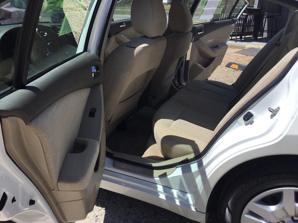 2011 Nissan Altima Image 9