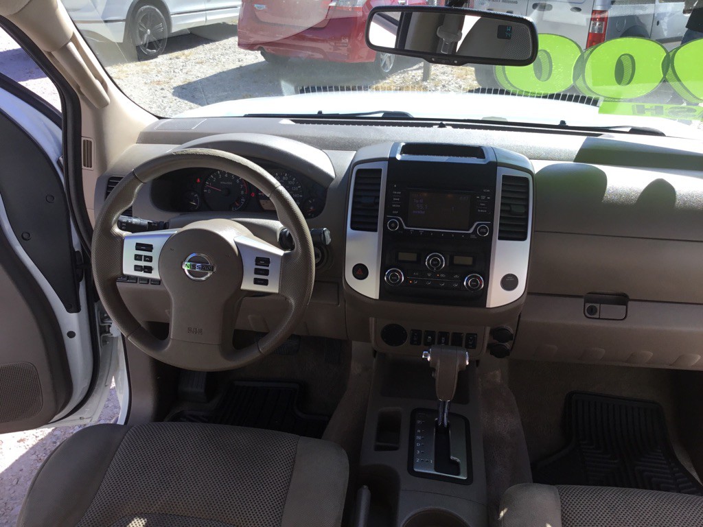 2015 Nissan Frontier Image 12