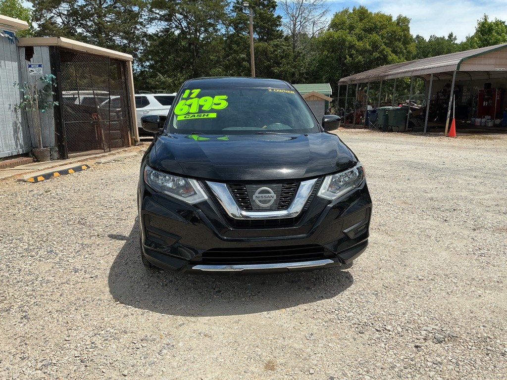 2017 Nissan Rogue Image 2