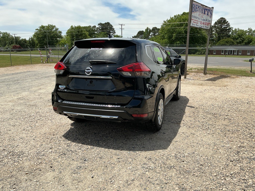 2017 Nissan Rogue Image 8