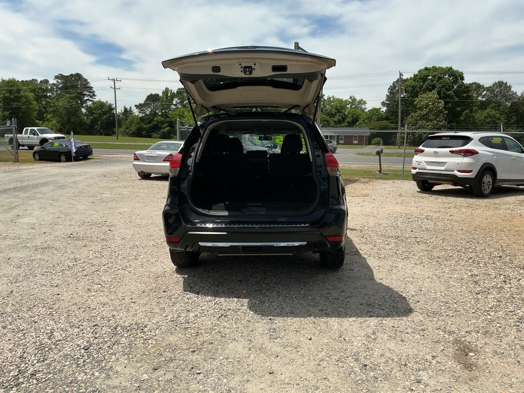 2017 Nissan Rogue Image 9