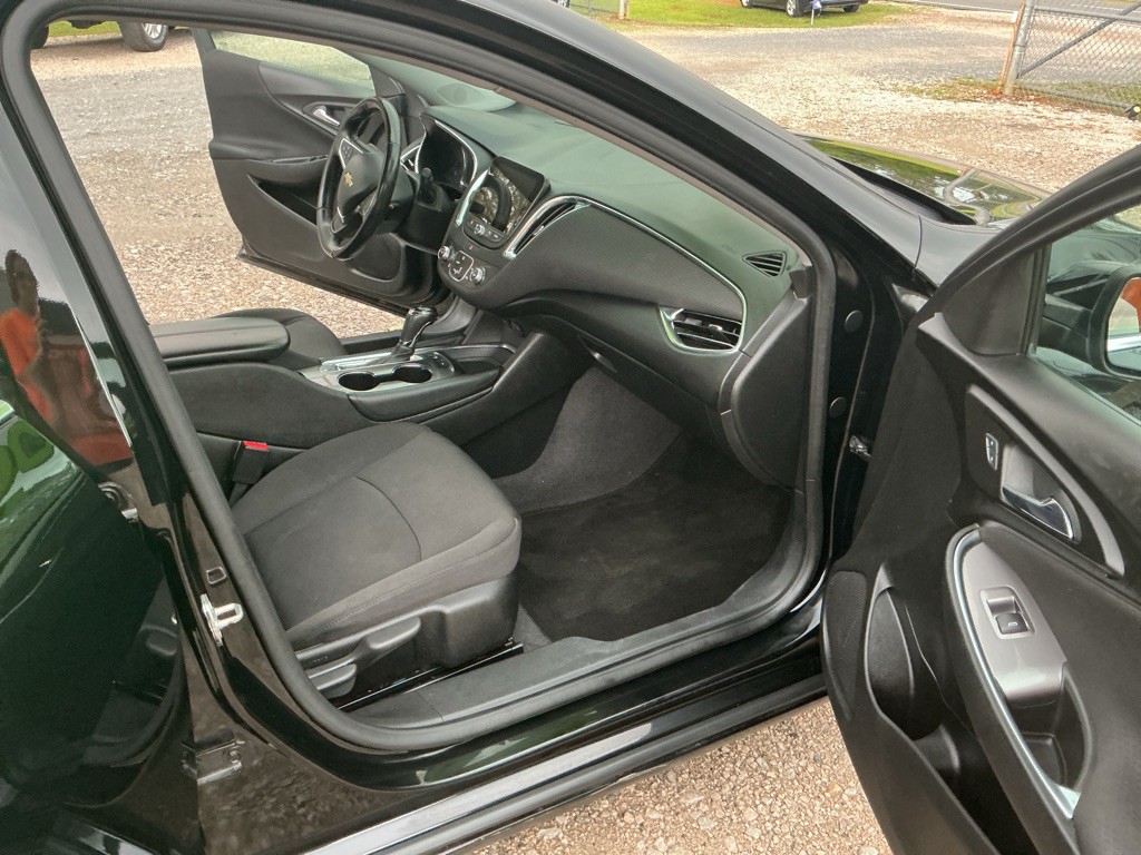 2018 Chevrolet Malibu Image 10