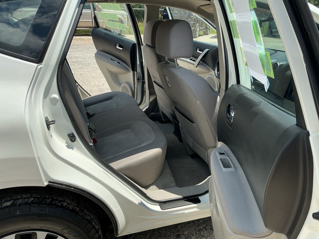 2011 Nissan Rogue Image 10