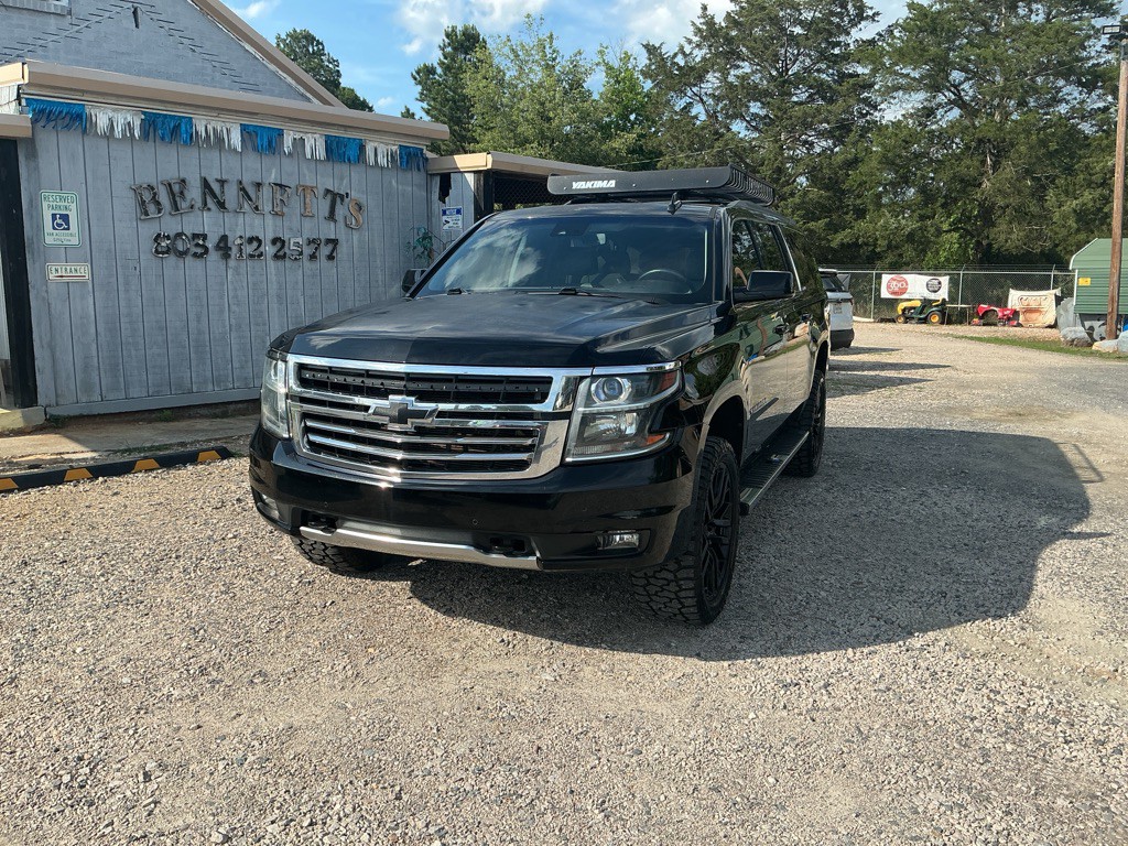 2016 Chevrolet Suburban Image 1
