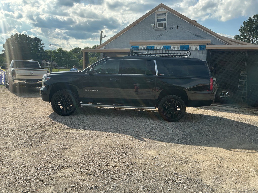 2016 Chevrolet Suburban Image 5