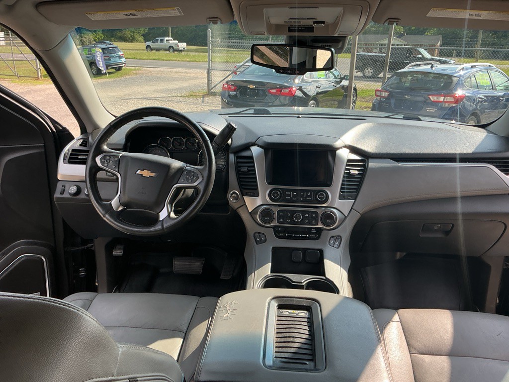 2016 Chevrolet Suburban Image 14