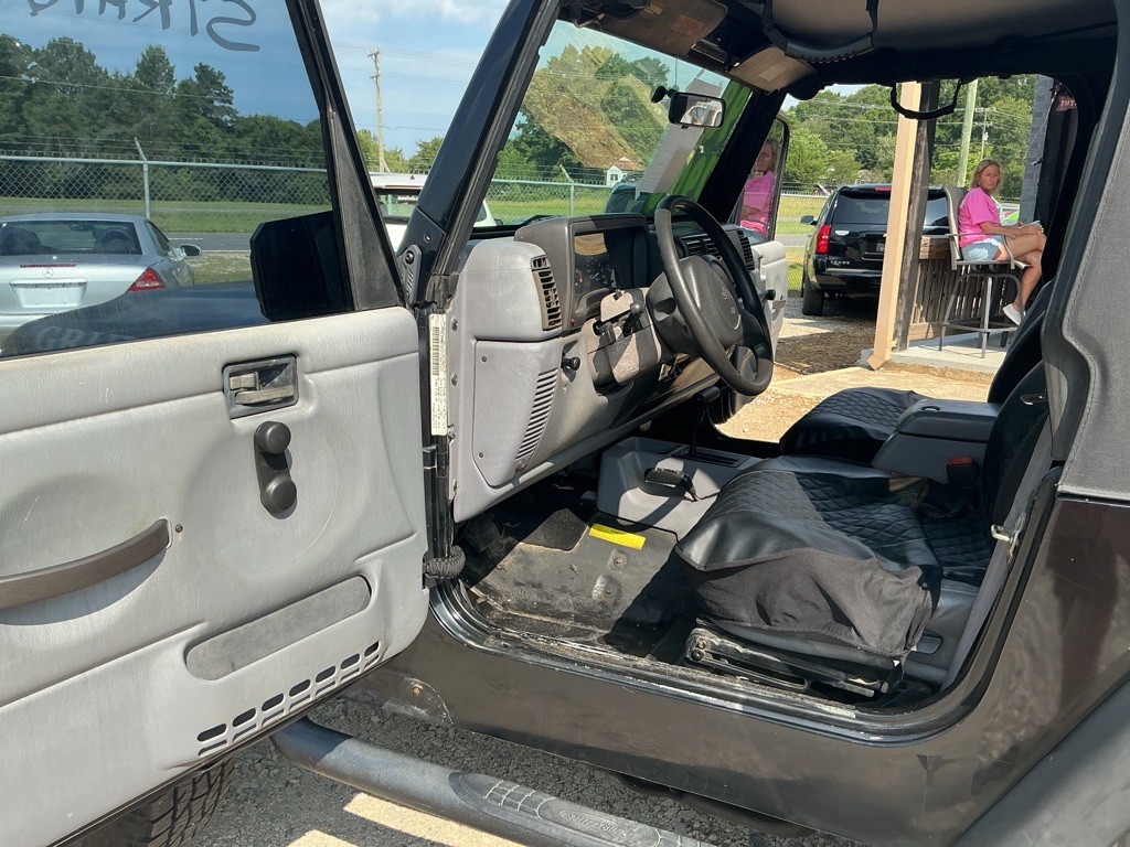 1998 Jeep Wrangler Image 9