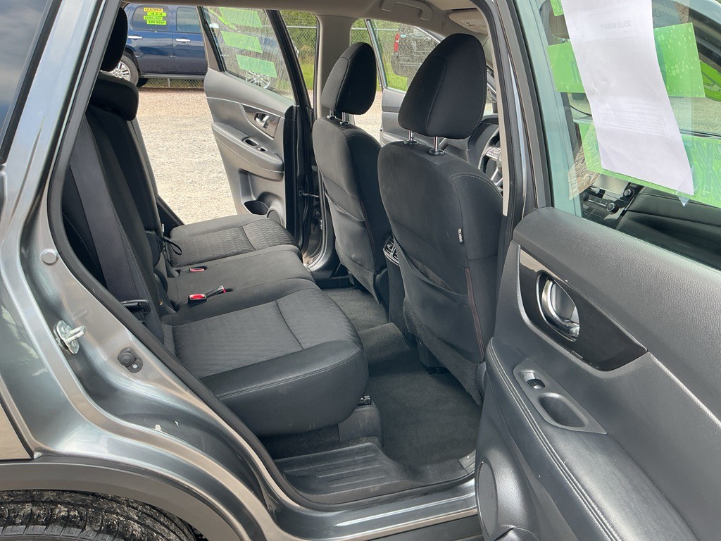 2018 Nissan Rogue Image 10