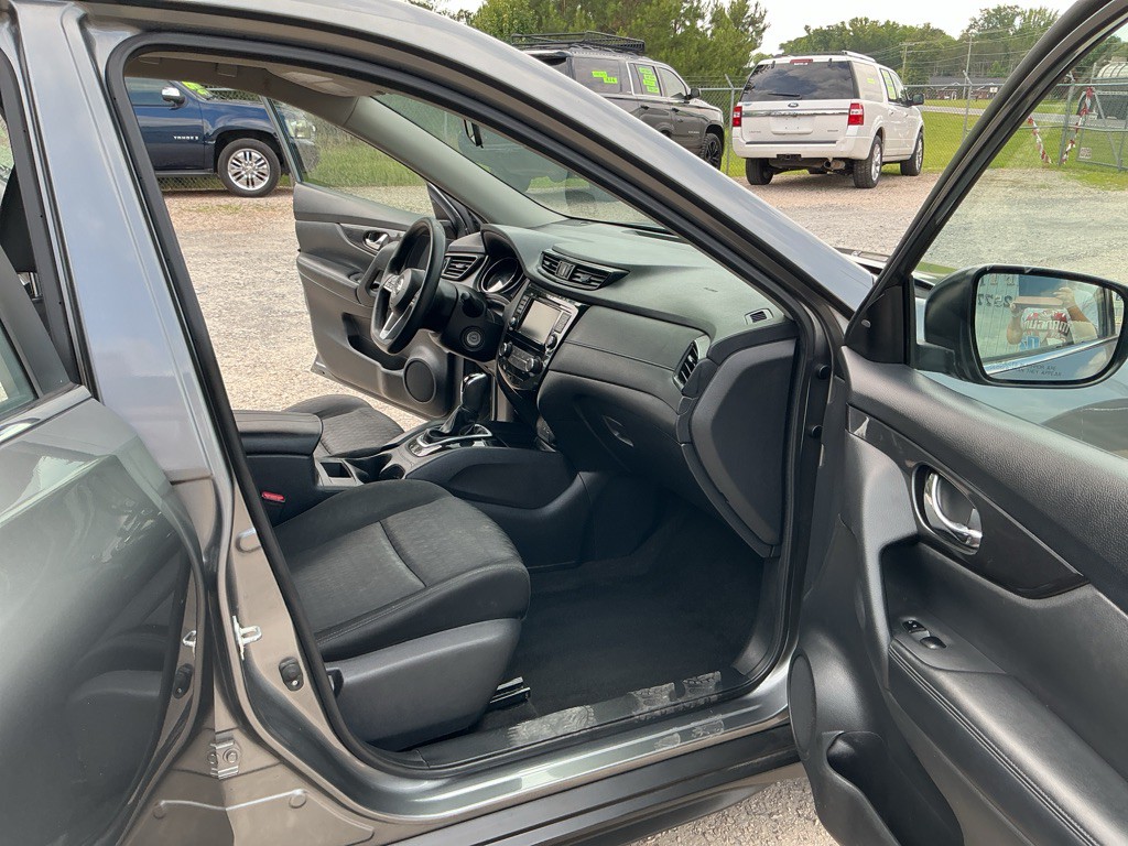 2018 Nissan Rogue Image 11